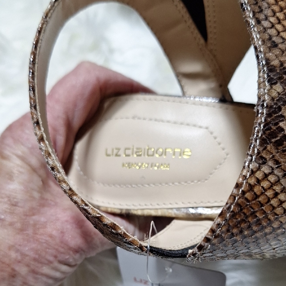 NWT Liz Claiborne Brown Snakeskin Heels - Picture 2 of 6